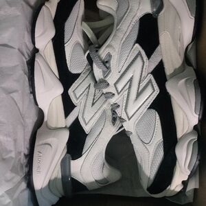 New Balance Black and White 9060 Oreo Sneakers

Men’s size 9.5 Women’s Size 11